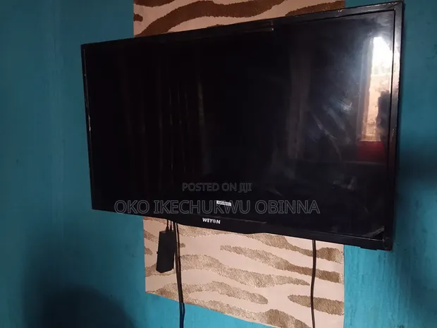 Weyon 32-inch Used TV - 1