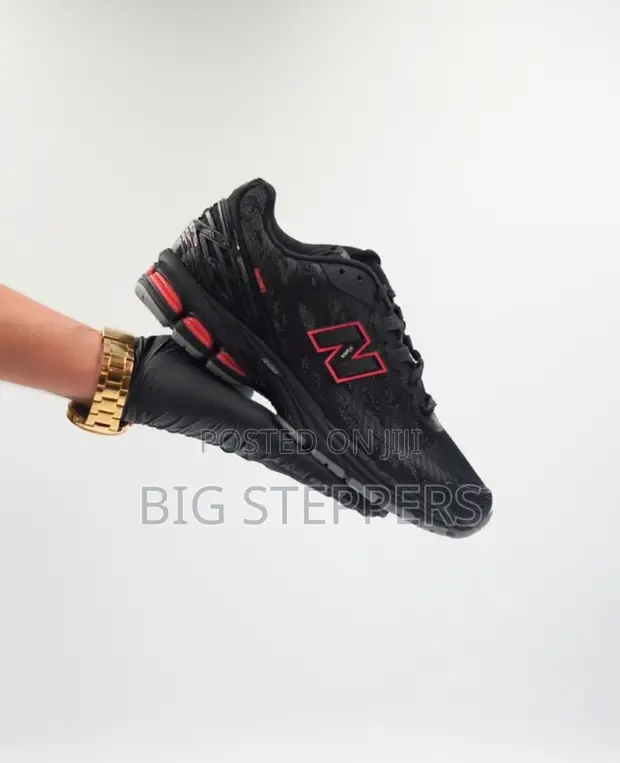 New Balance Fantomfit Red and Black Sneakers - 1