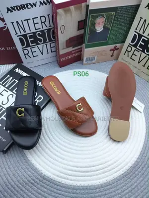 Takalmi Flat na Mata na Coach na Asali