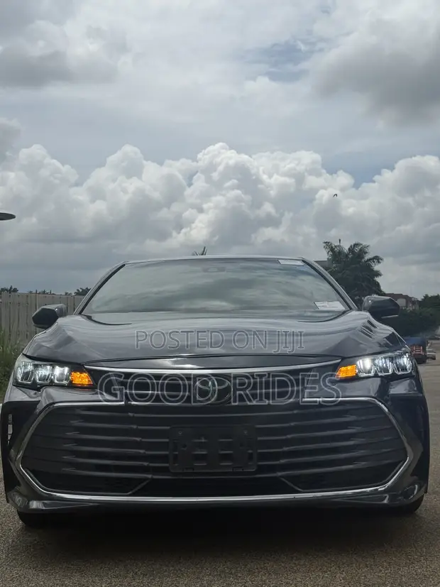 2020 Toyota Avalon XLE Sedan - 1