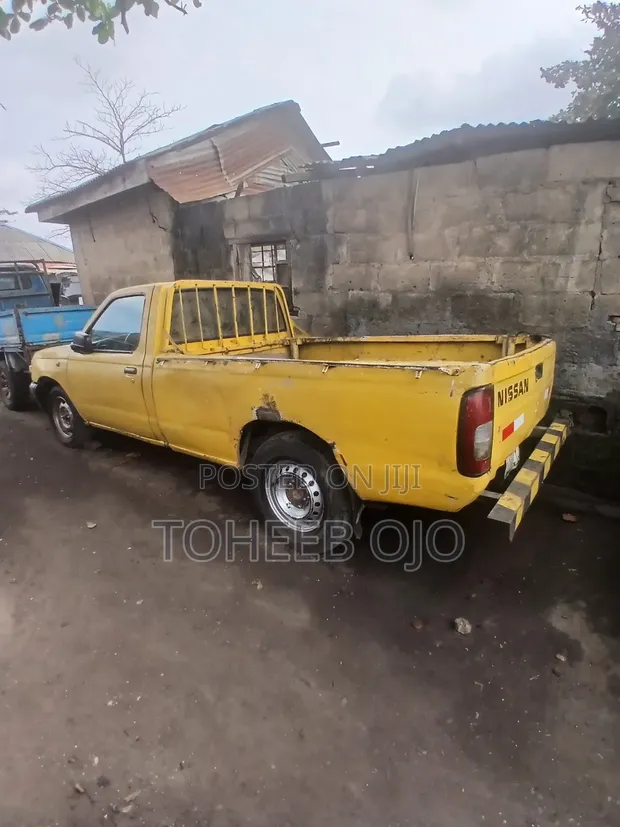 Nissan Frontier Truck (Used) - 1