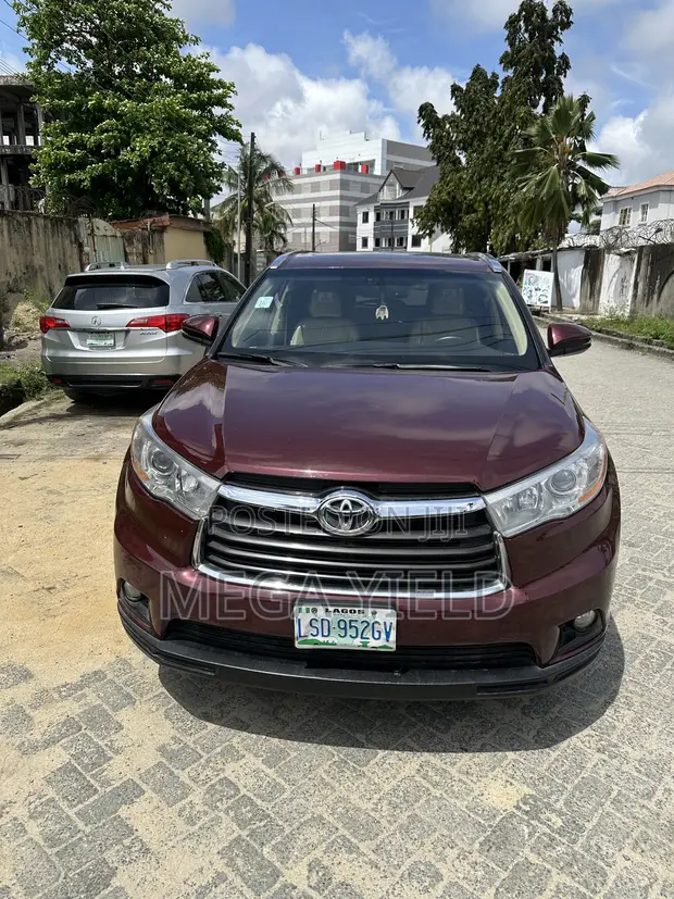 2015 Toyota Highlander XLE AWD SUV - Maroon - 1