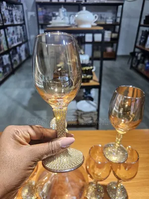 Kayan Gilashin Giya da Decanter 7-Piece tare da Rhinestones