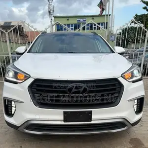 2017 Hyundai Santa Fe White