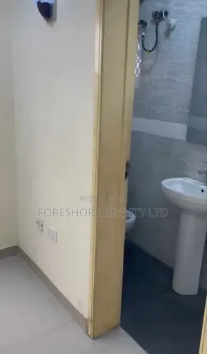 Gidan Wanka Mai Dakuna 3 da BQ da Kayan Saka na Sawa don Sawa a Mende