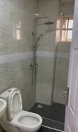 Gidan Wanka Mai Dakuna 3 da BQ da Kayan Saka na Sawa don Sawa a Mende - 5
