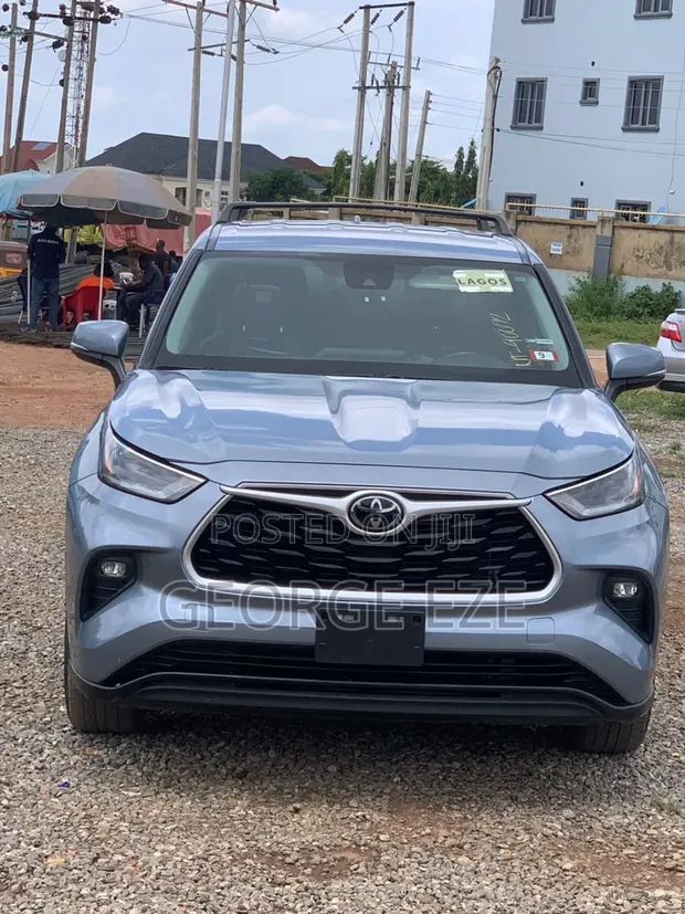 Toyota Highlander 2022 Blue - 1