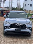 Toyota Highlander 2022 Blue - 1