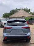 Toyota Highlander 2022 Blue - 5