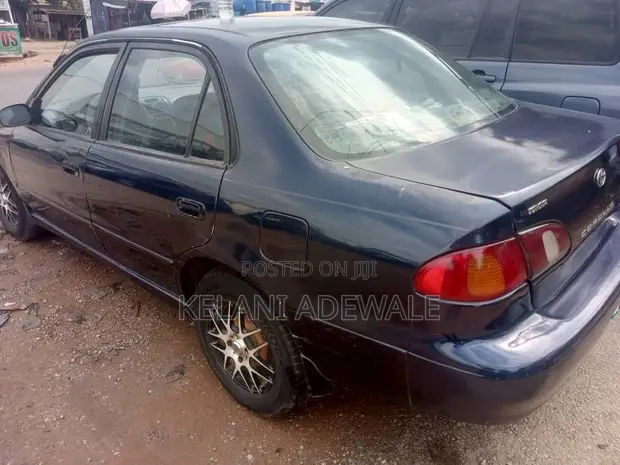 Toyota Corolla 2001 Blue - 1