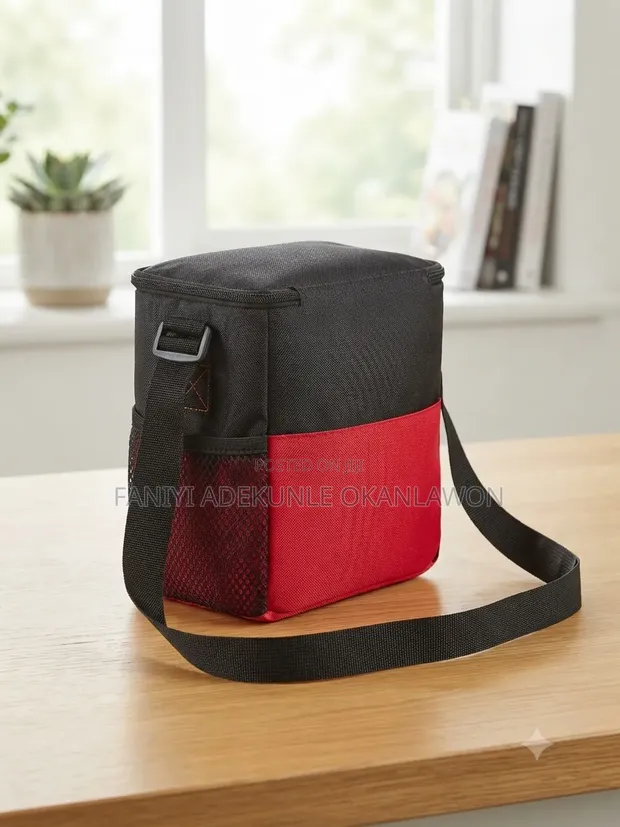 Padded Lunch Bag with Pockets - 1