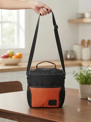 Padded Lunch Bag with Pockets