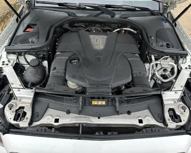 Mercedes-Benz E400 2018 White Cabriolet - 1