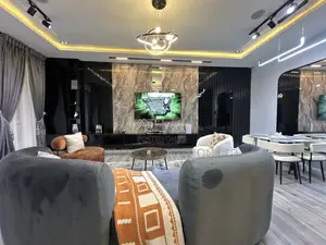 Luxury 3 Bedroom Apartment tare da Private Cinema & Pool, VGC