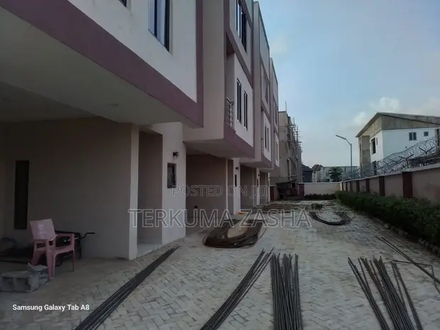 4 Bedroom Townhouse/Terrace a Lifecamp don Siyarwa - 1