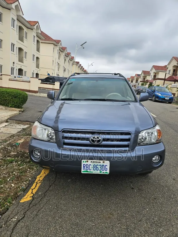 Toyota Highlander 2005 Gray - 1