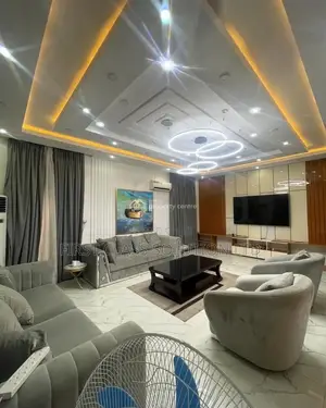 Sabon Gida Mai Kayayyaki 3 Bedroom na Alhaki na Short Let