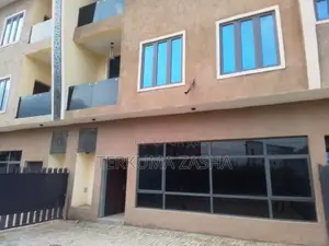 4 Bedroom Townhouse/Terrace in Lifecamp for Sale