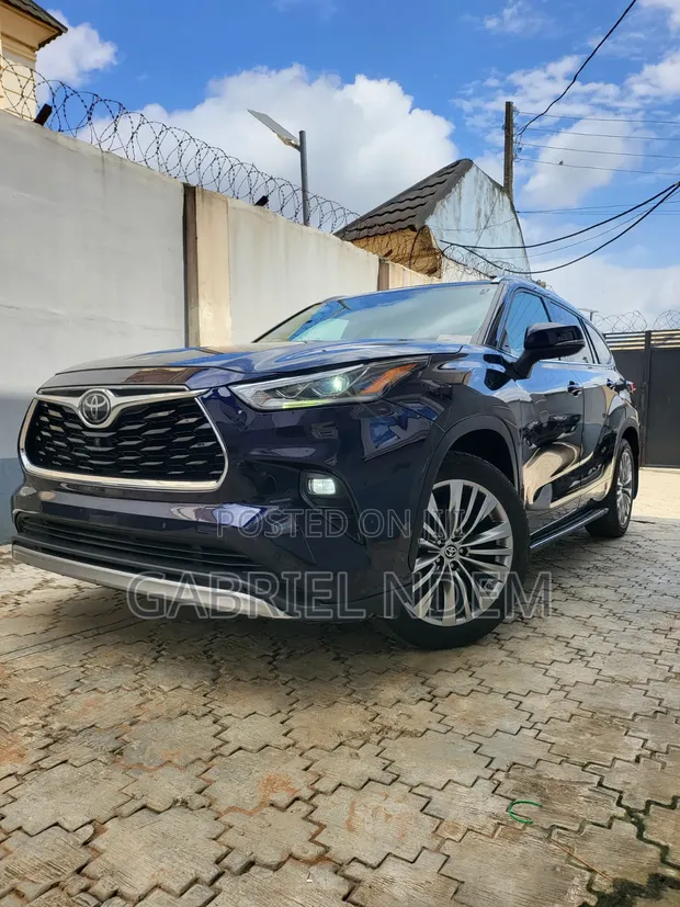 2021 Toyota Highlander Platinum Blue - 1