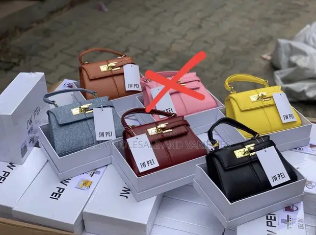 Luxury Boxed Ladies Handbag - Brand New - 1