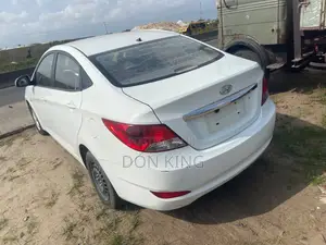 Hyundai Accent GLS 2012 Fari