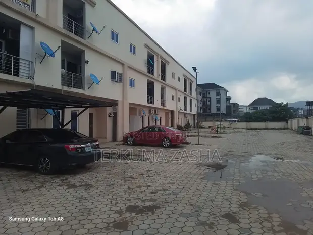 1 Bedroom Block of Flats for Sale in Katampe - 1