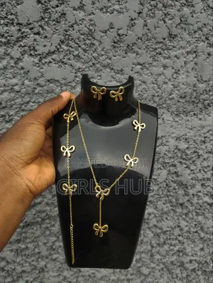 Elegant Gold Necklace Set with Earrings and Bracelet