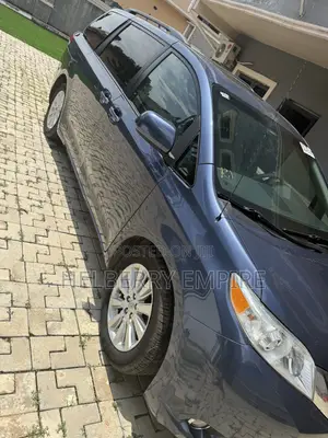 2014 Toyota Sienna XLE Minivan
