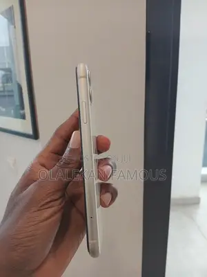 Apple iPhone 11 128GB Fari