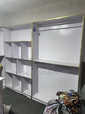 Shelves masu kyau da ake amfani da su da Haske
