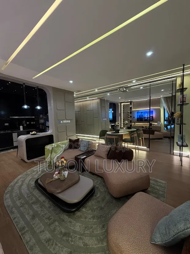 Wurin Zama Mai Girma na Bedroom 2 tare da Cinema, Pool, Gym a Ikate - 1