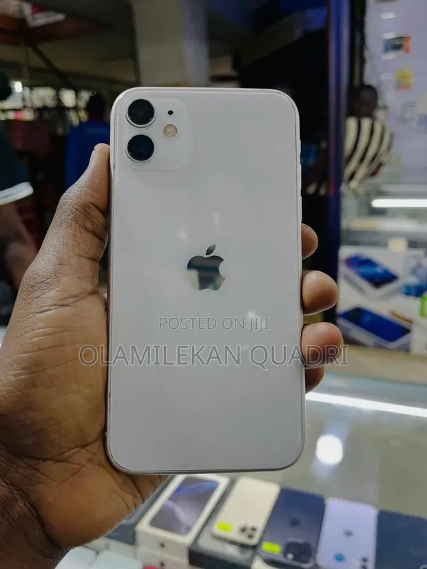 Apple iPhone 11 64GB White - 1