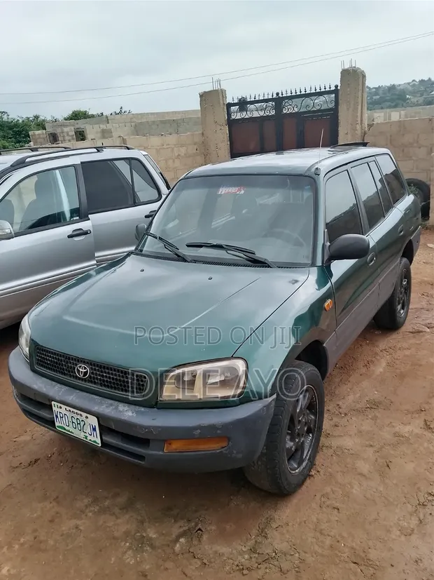 Toyota RAV4 2000 Green Automatic - 1