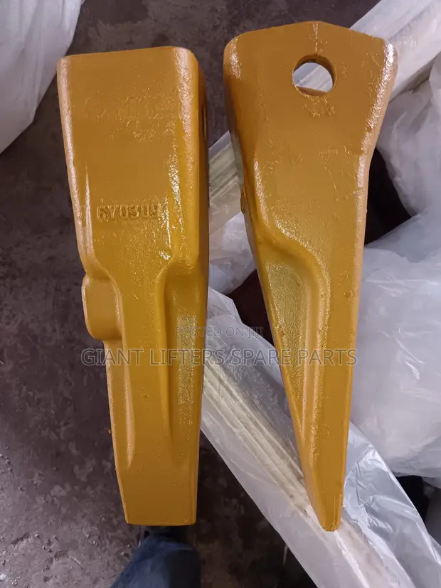 Heavy-Duty Ripper Tip for R300 Series - New - 1