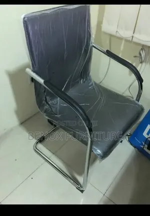 Executive High Back Swivel Chair mai Headrest