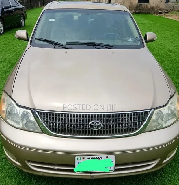 2004 Toyota Avalon XL Gold - 1
