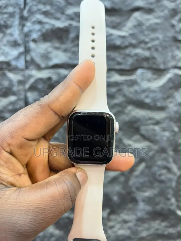 Apple Watch Series 7 45mm - 1