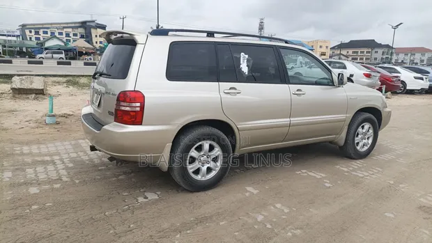 Toyota Highlander 2003 Gold - 1