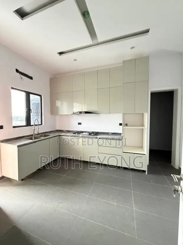3 Bedroom Apartment with BQ for Rent in Victoria Island - 1