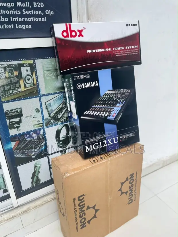 Yamaha MG12XU 12-Channel Analog Mixer - 1