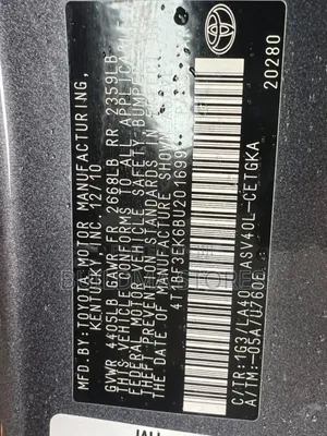 Toyota Camry XLE 2011 Launin Fari