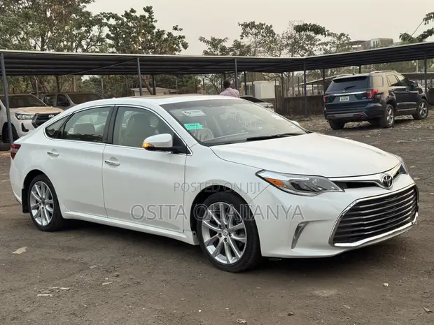 2014 Toyota Avalon Limited Sedan - White - 1
