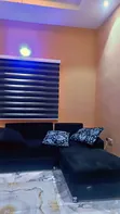 Dakin Kwarya da Parlor Mai Cikakken Kayayyaki na Short-Let a Lagos Mainland - 2