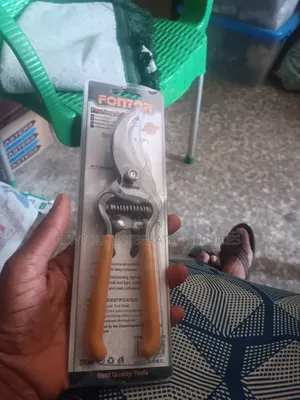 Garden Secateurs - Brand New