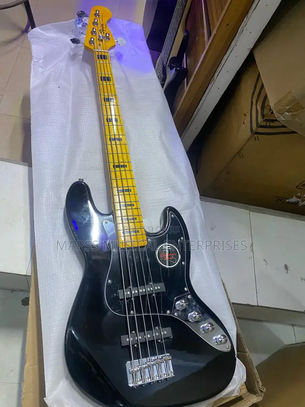 Squier Classic Vibe '70s Jazz Bass V - Black - 1