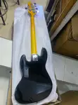 Squier Classic Vibe '70s Jazz Bass V - Black - 2