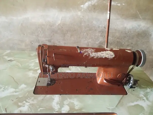 PFAFF Industrial Sewing Machine (Repainted) - 1