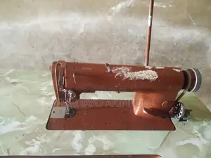 PFAFF Industrial Sewing Machine (Repainted)