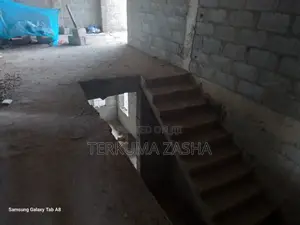 5-Bedroom Townhouse/Terrace in Lifecamp for Sale