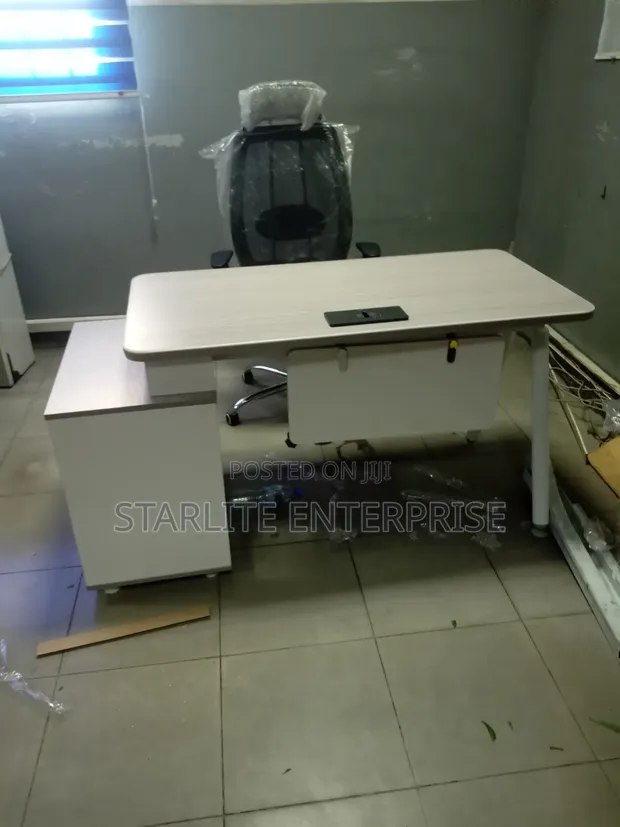 Executive Quality Table Set - Brand New - 1